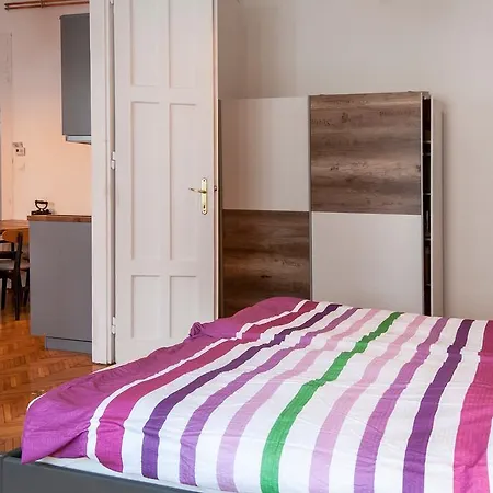 Lejlighed Stylish Downtown *